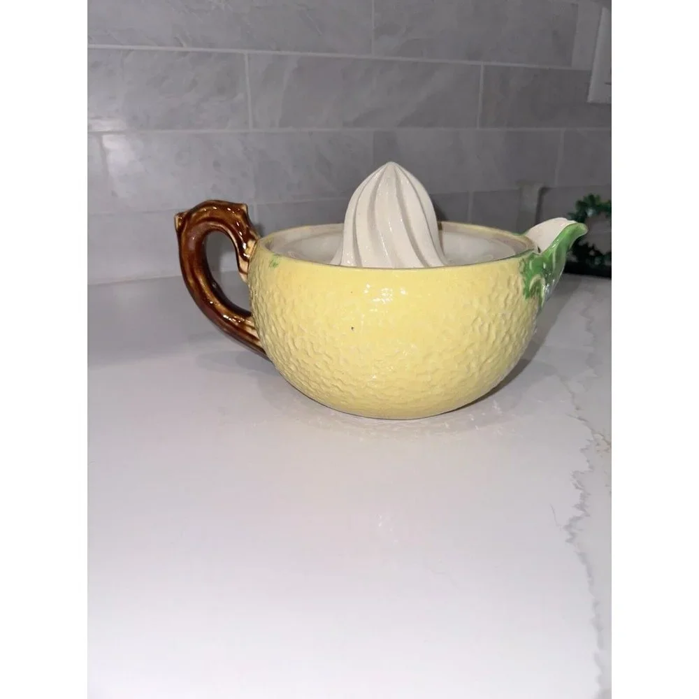 VINTAGE ST Yellow LEMON LIME ORANGE CITRUS HAND PRESS JUICER Japanese‎